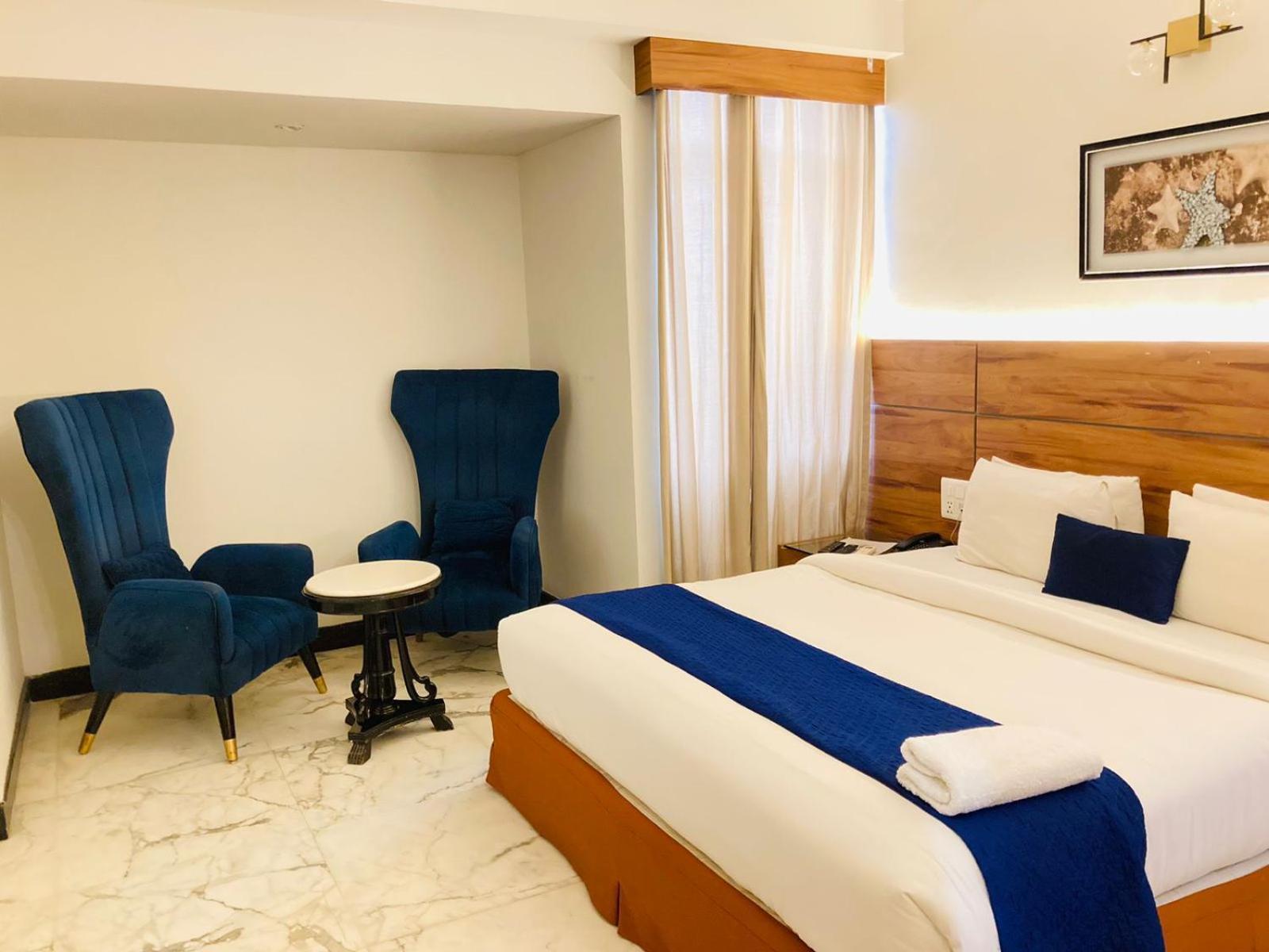 Hotel Aman Palace Нью-Дели Экстерьер фото